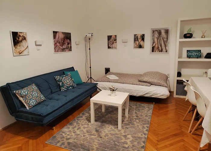 Hi!5 Spacious Apartment Budapest Palotanegyed
